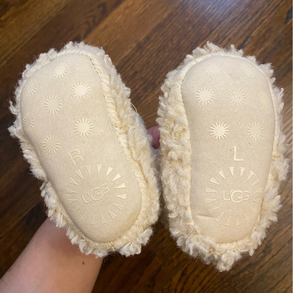 UGG- 0/1 baby booties lined infant size fuzzy velcro strap slippers pre-walkers - Picture 7 of 16